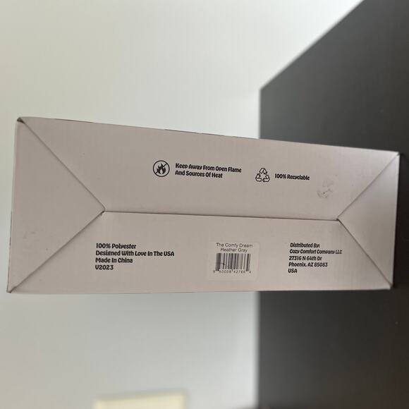 NIB / NWT The Comfy Dream Wearable Blanket in Heather Gray - Picture 7 of 7